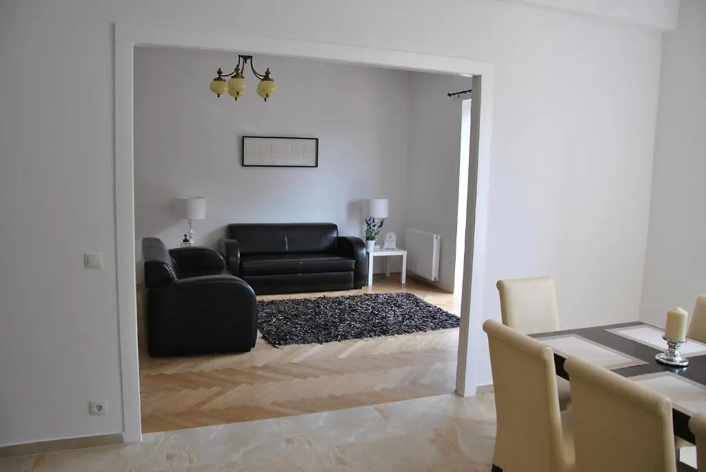 Schoenbrunn Park Apartement Vienna 0*,