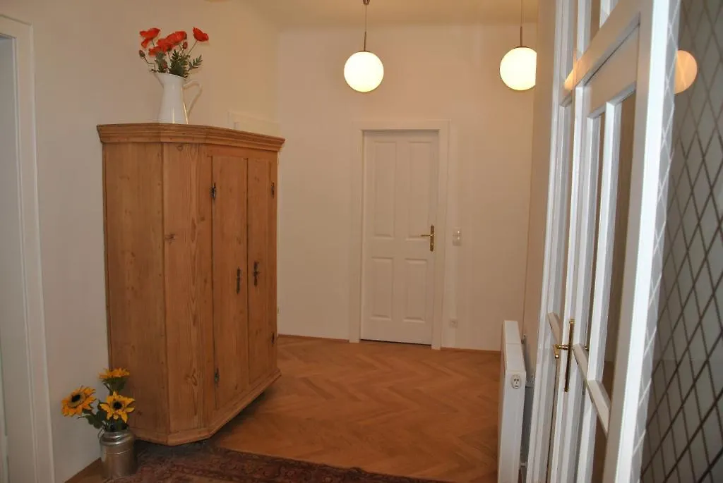 Schoenbrunn Park Apartement Vienna