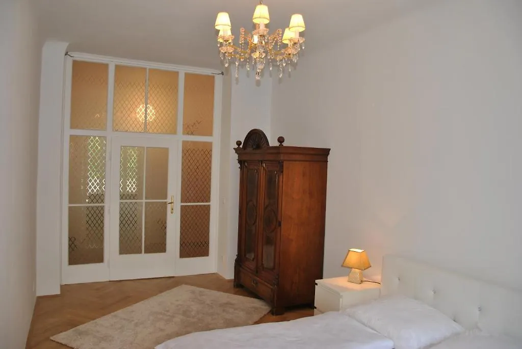 Apartment Schoenbrunn Park Apartement Vienna Austria