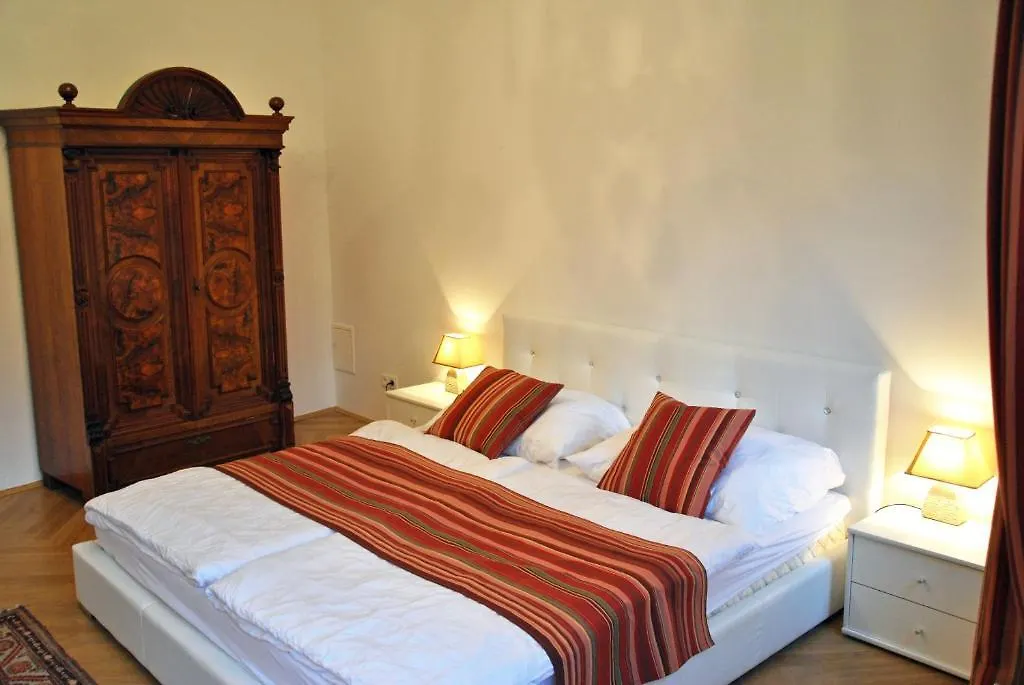 Schoenbrunn Park Apartement Vienna 0*,