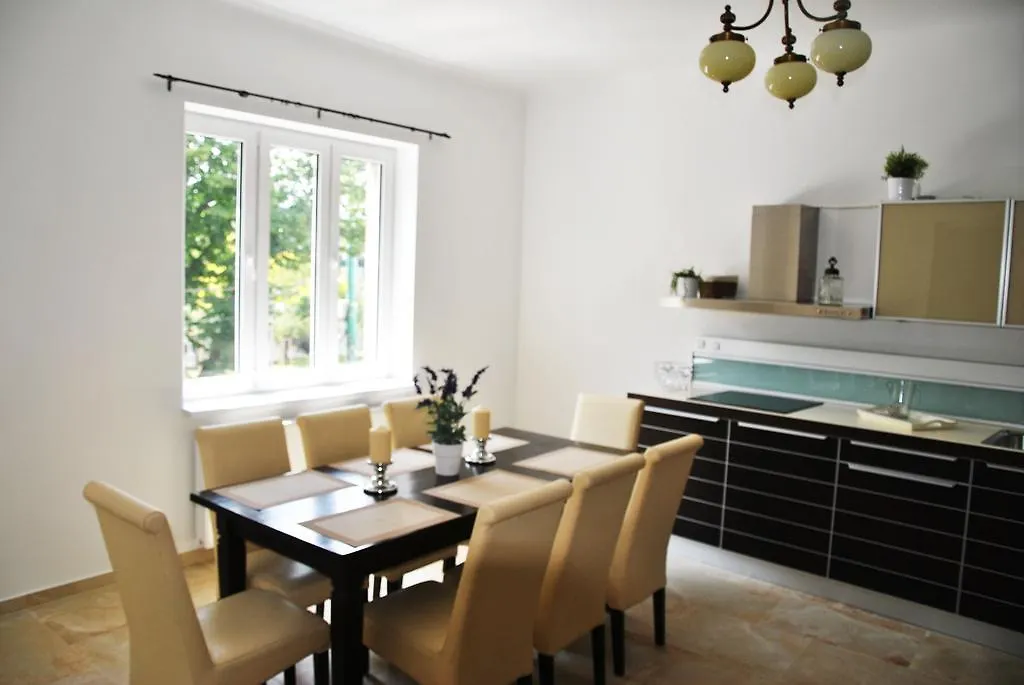 Schoenbrunn Park Apartement Vienna