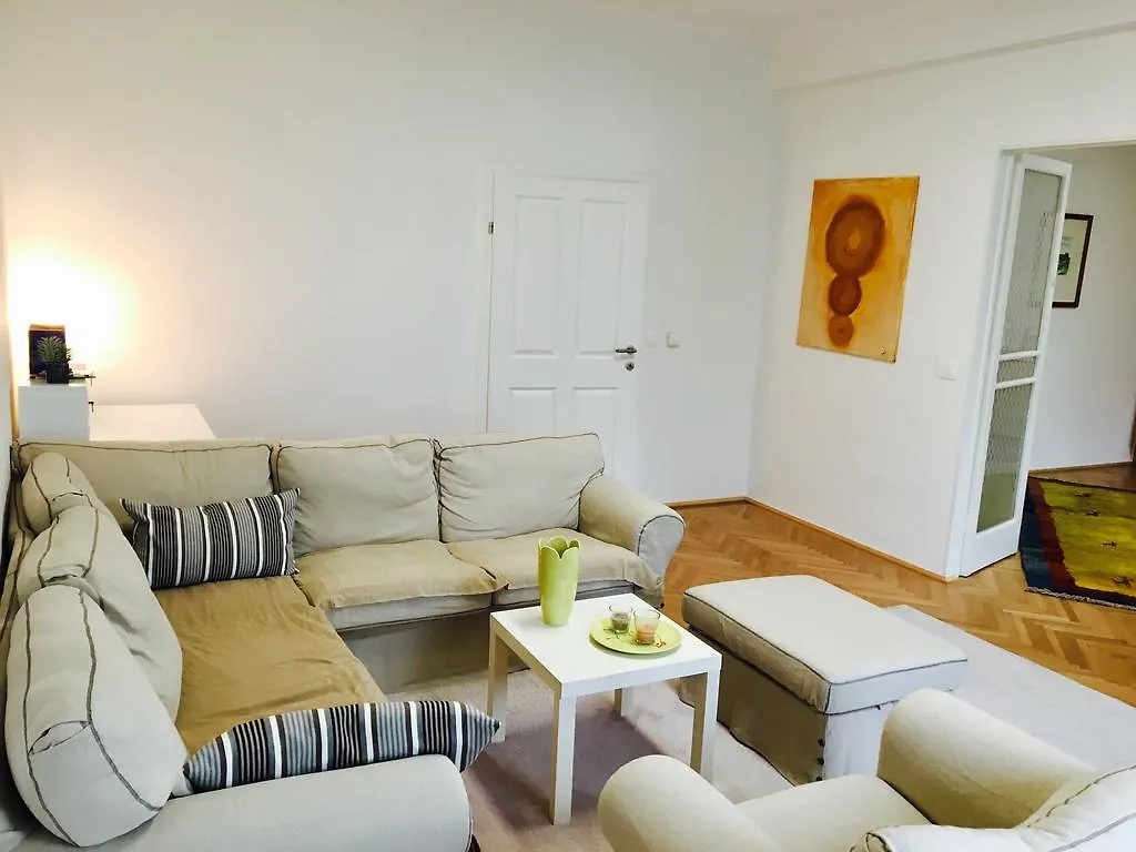 Apartment Schoenbrunn Park Apartement Vienna