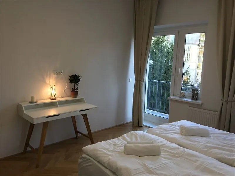 Schoenbrunn Park Apartement Vienna 0*,