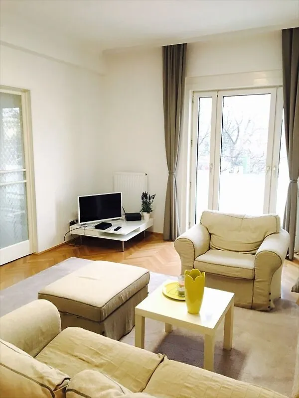 Schoenbrunn Park Apartement Vienna